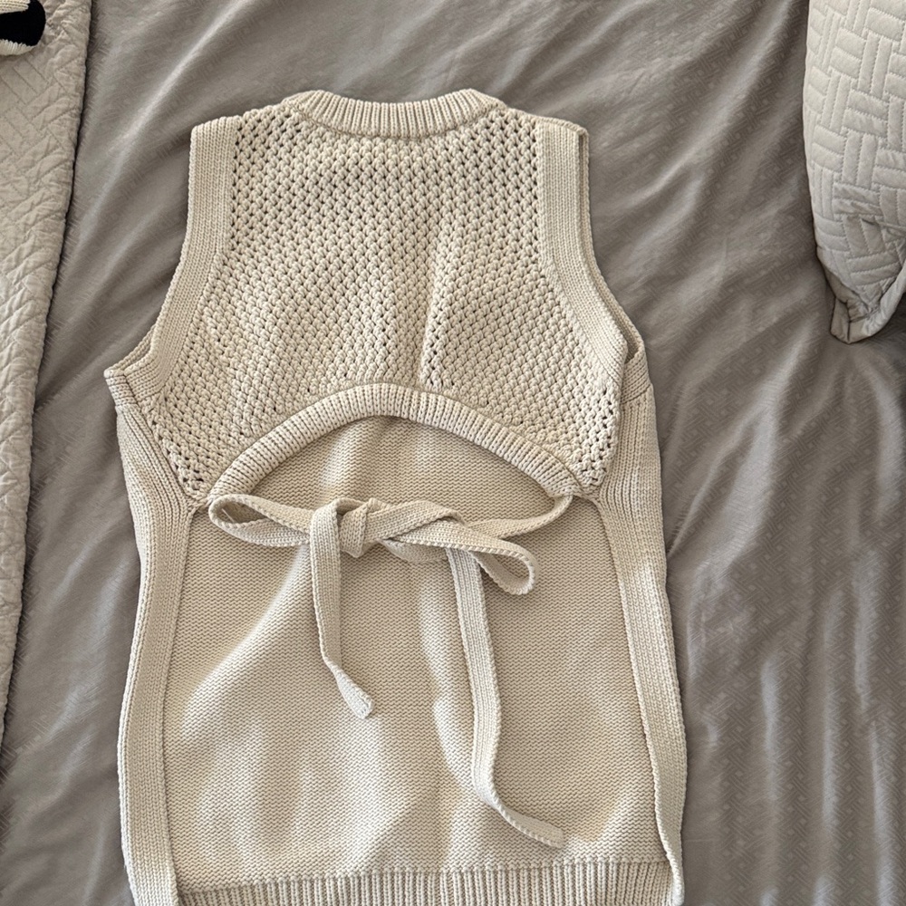 Tibi Open Back Cream Sleeveless Sweater - Picture 3 of 4
